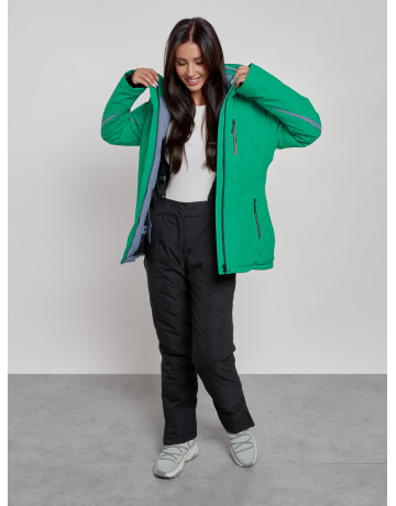 Женский горнолыжный костюм для зимних прогулок и спорта.