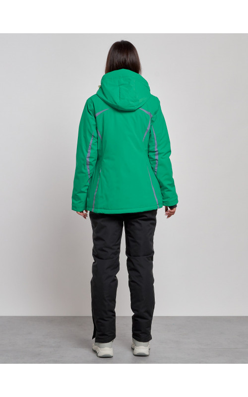 Женский горнолыжный костюм для зимних прогулок и спорта.