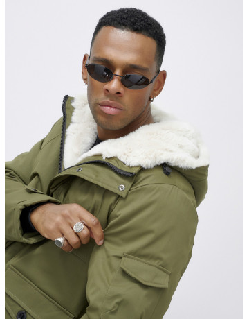 Мужская зимняя парка для активного отдыха.