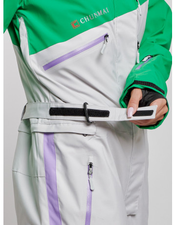 Зимний женский комбинезон для зимних видов спорта.