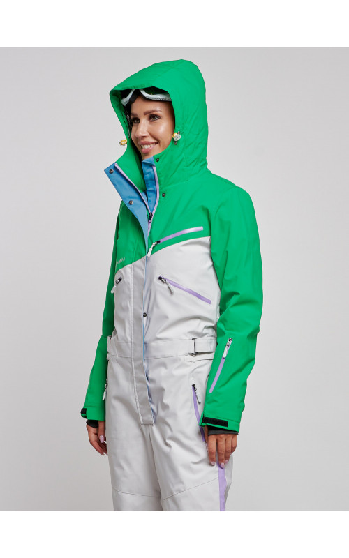 Зимний женский комбинезон для зимних видов спорта.