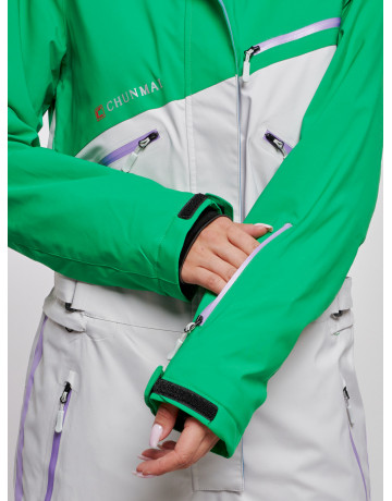 Зимний женский комбинезон для зимних видов спорта.