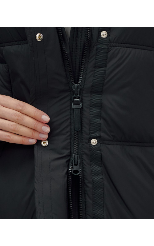 Длинный женский пуховик с капюшоном для зимы