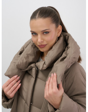 Тёплый женский пуховик с капюшоном для зимы