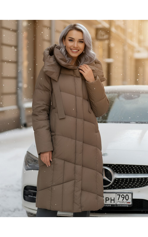 Тёплый женский пуховик с капюшоном для зимы