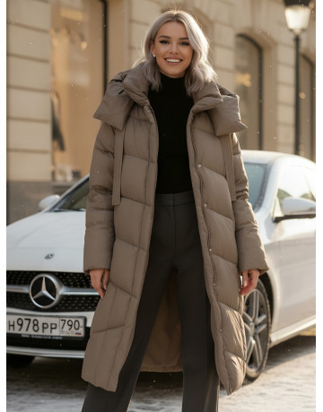 Тёплый женский пуховик с капюшоном для зимы