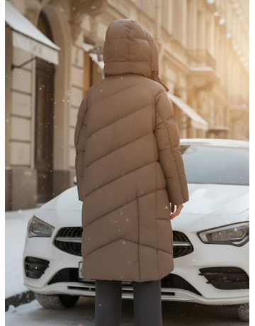 Тёплый женский пуховик с капюшоном для зимы