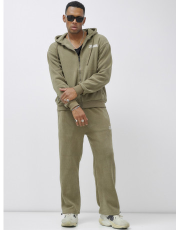 Мужской спортивный костюм для активного образа жизни.