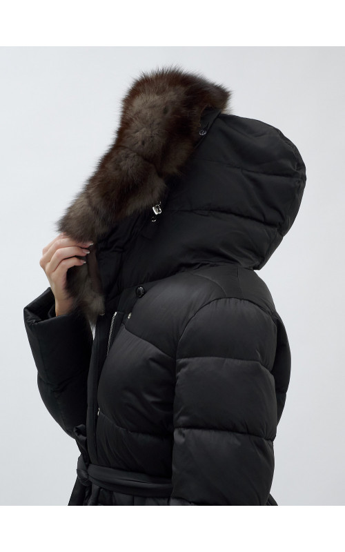 Женский зимний пуховик с мехом песца