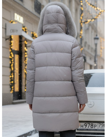 Длинный зимний пуховик премиум-класса.