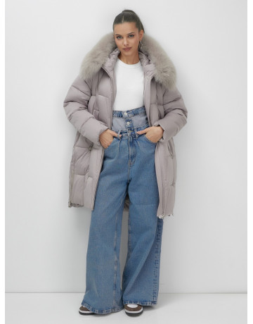 Длинный зимний пуховик премиум-класса.