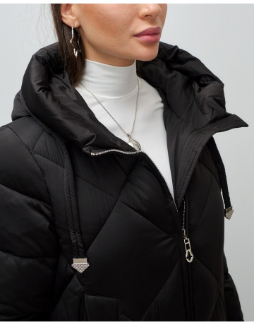 Длинный женский пуховик с капюшоном для зимы