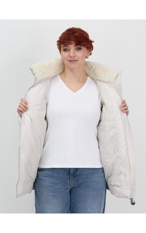 Зимний пуховик с искусственной овчиной для женщин: стиль и тепло