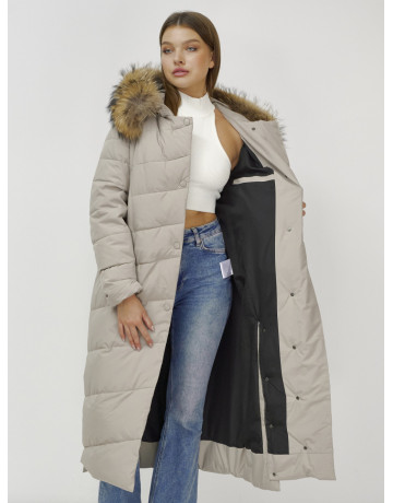 Длинный женский пуховик с мехом енота.