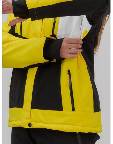 Женский горнолыжный костюм для активного отдыха.