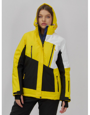 Женский горнолыжный костюм для активного отдыха.