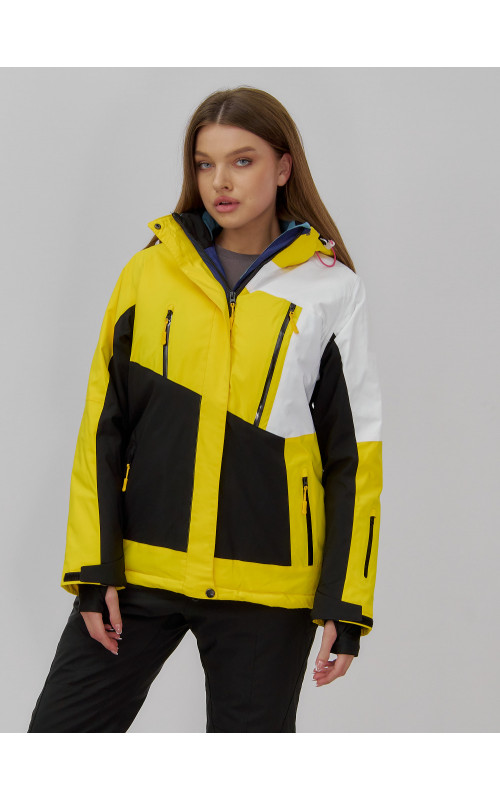 Женский горнолыжный костюм для активного отдыха.